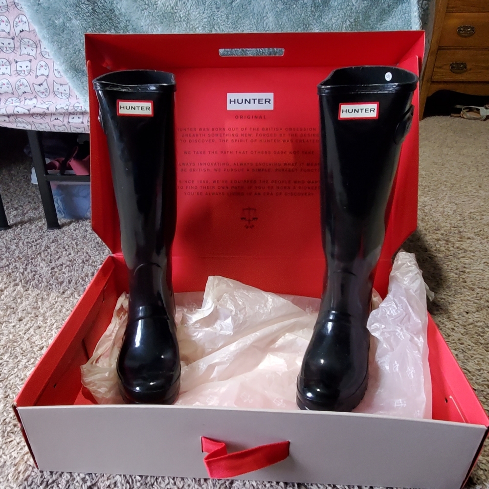 EUC Gloss Black Tall Hunter Boots Size 8